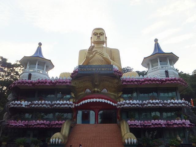 ダンブッラ黄金寺院(石窟寺院)・・・!?：スリランカ