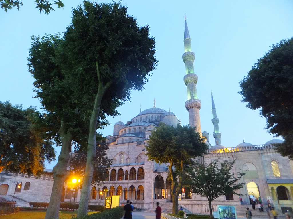 ブルーモスクの外観