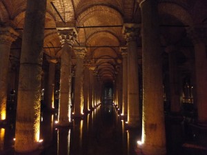 地下宮殿の写真：イスタンブール