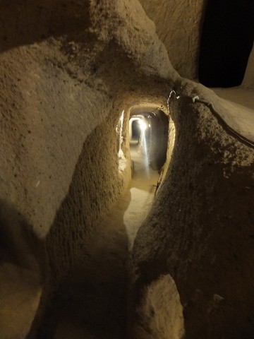 カッパドキアの地下都市の通路