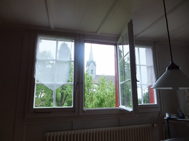 スイスの田舎の教会の景色