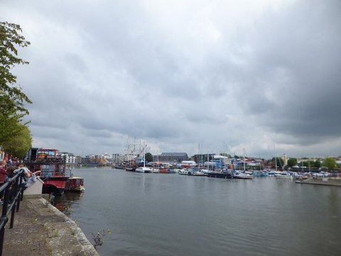 ブリストルの港側