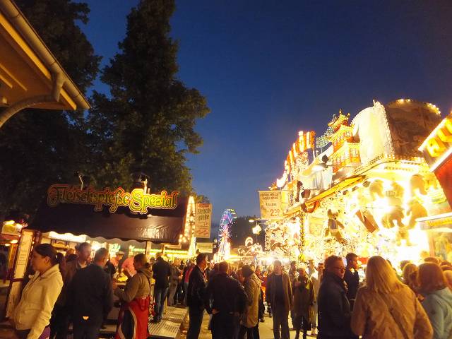 ドイツの移動式遊園地＆フェスティバル