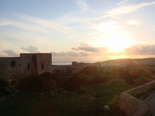 ゴゾ島から眺めるキレイな夕日