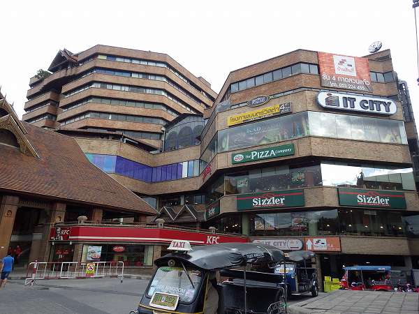 チェンマイのスーパー;ガートスアンケーオ