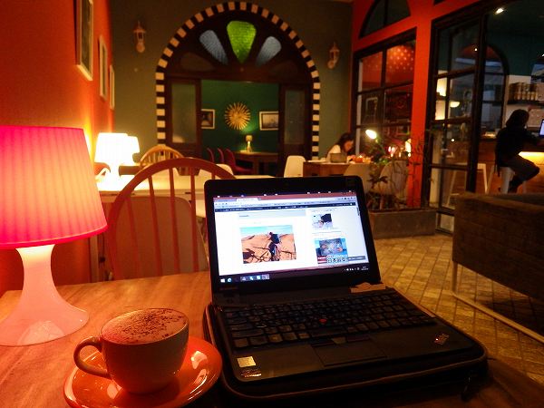 24時間オープンのノマド用カフェ:チェンマイ