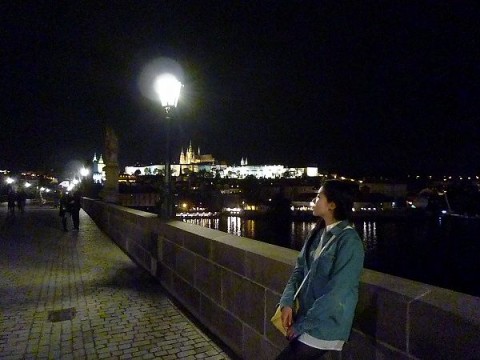 夜のカレル橋の景色inプラハ