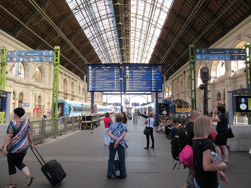 ハンガリーブダペストkeleti駅:国際線はここから出ている