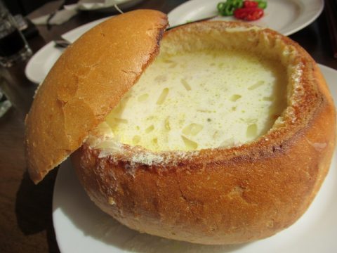 ルーマニア：オニオンスープ、チーズが入っててめちゃおいしい♪