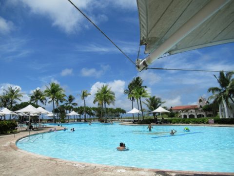 レオパレスグアムリゾートのプール！