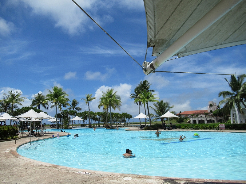 レオパレスグアムリゾートのプール！
