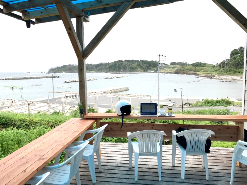 カフェかなっぺテラス席の様子