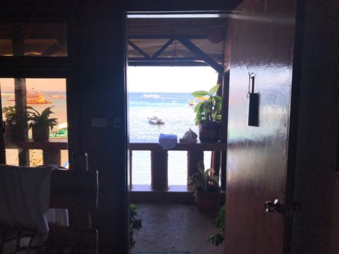 目の前が海！キャプテングレックスダイブリゾート