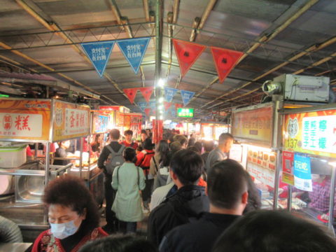 屋台がずらり！寧夏夜市