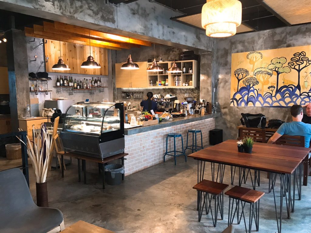 トンロートラベラーズホステル&カフェ１